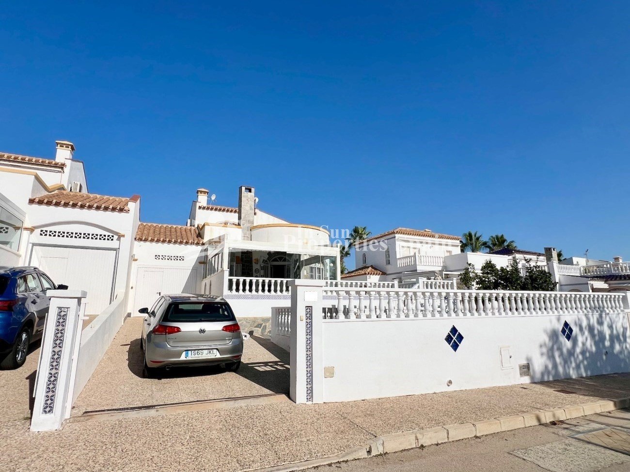 
												Diese charmante, 112 m lange, freistehende Villa „IBIZA“ befindet sich in der schönen Gegend von Los Dolses, Villamartin, und bietet eine