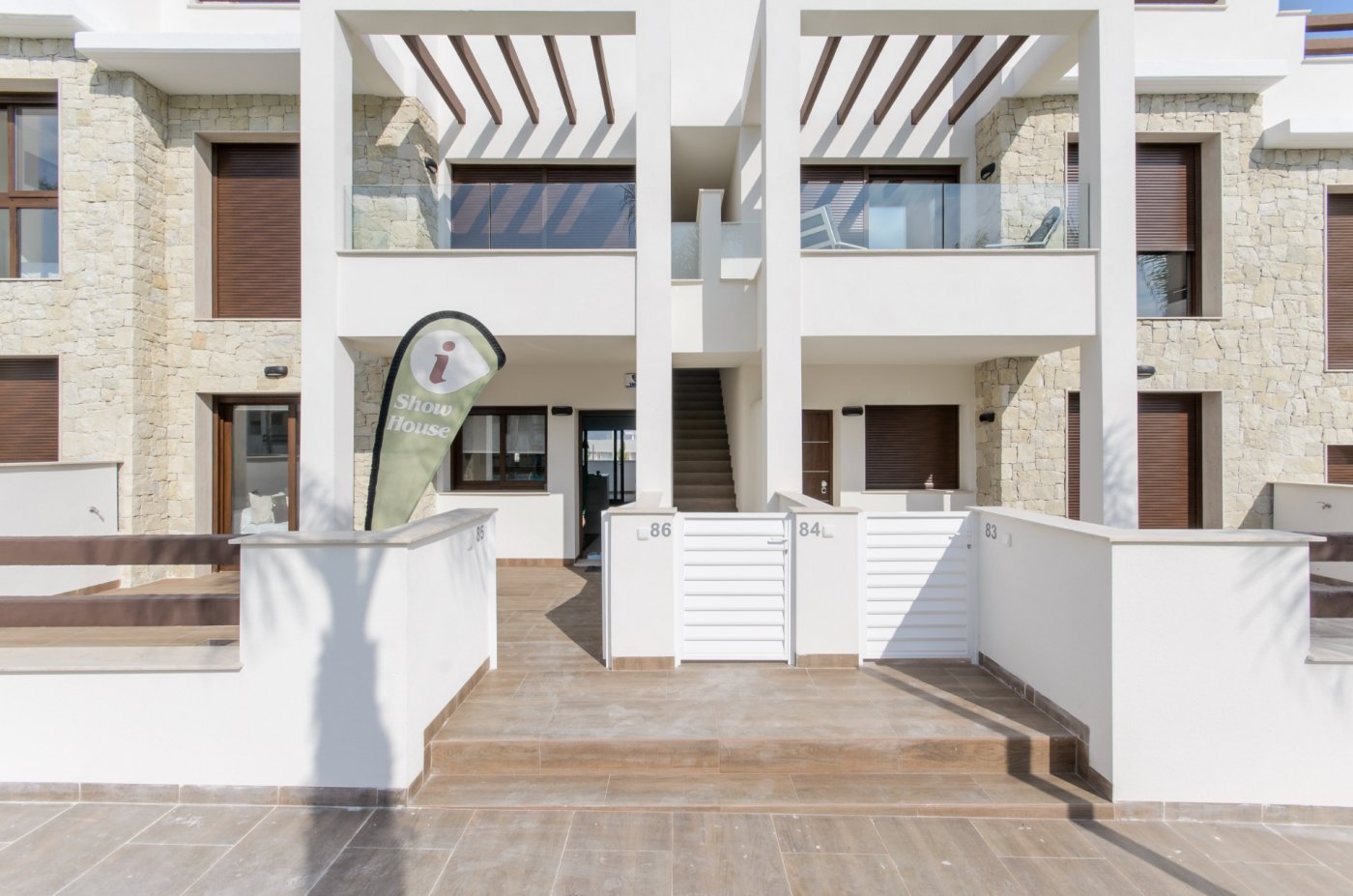 
												NEUBAU, MODERNE WOHNANLAGE 3 SCHLAFZIMMER ERDGESCHOSS APARTMENT IN LOS BALCONES, TORREVIEJA
 
 Neubau-Wohnanlage mit herrlichem Blick auf