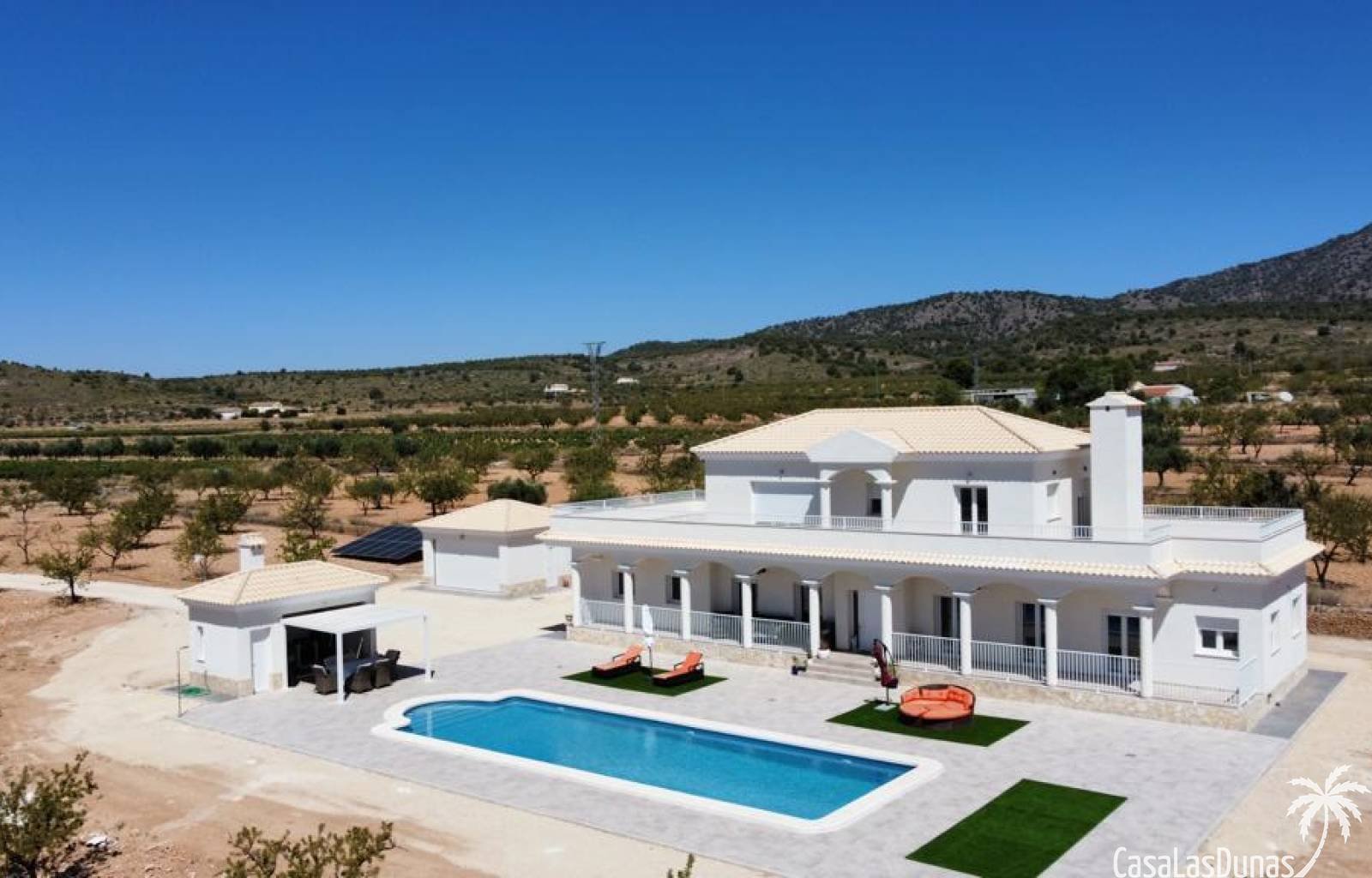  Bauen Sie Ihre eigene Traumvilla in Pinoso ! Es besteht die Möglichkeit, zwischen einem traditionellen Baustil und einem modernen Stil zu wählen. Das