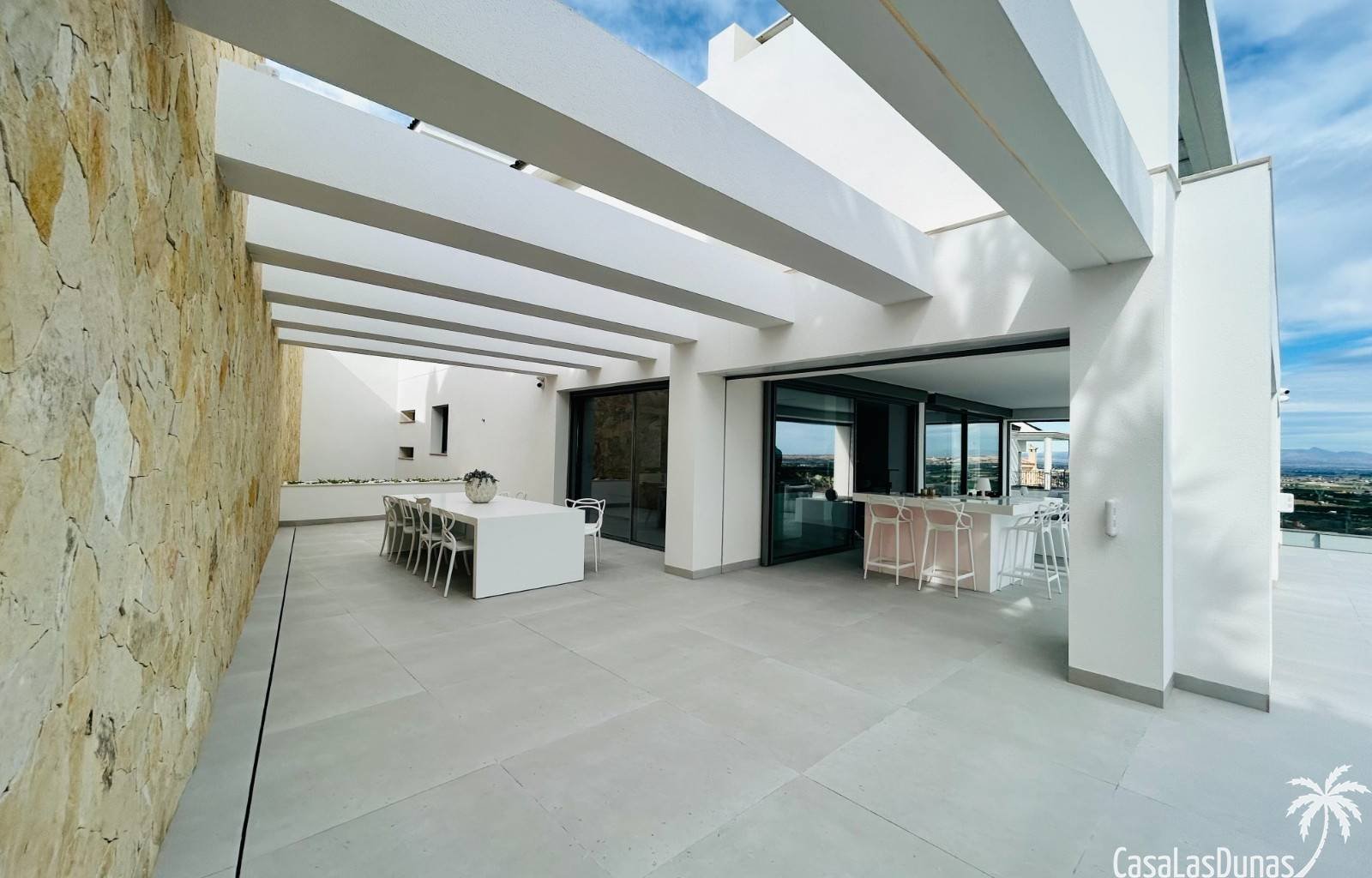 Luxusvilla-Schlüssel bereit!
 Komplett möblierte Villa in wunderschöner Lage in Ciudad Quesada. Diese Villa bietet einen wunderschönen Blick auf die
