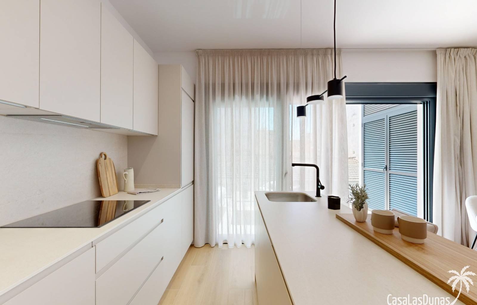 Diese wunderschönen neuen Apartments liegen direkt im Zentrum von Guardamar, nur 600 Meter vom Sandstrand entfernt. Sie sind geräumig, mit 3 Schlafzi