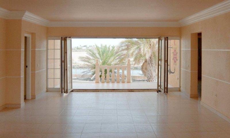 LUXUSVILLA MIT PRIVATEM PIER IN LA MANGA - nur wenige Meter vom Strand entfernt!
 
Zwischen zwei Meeren, dem Mar Menor und dem Mittelmeer