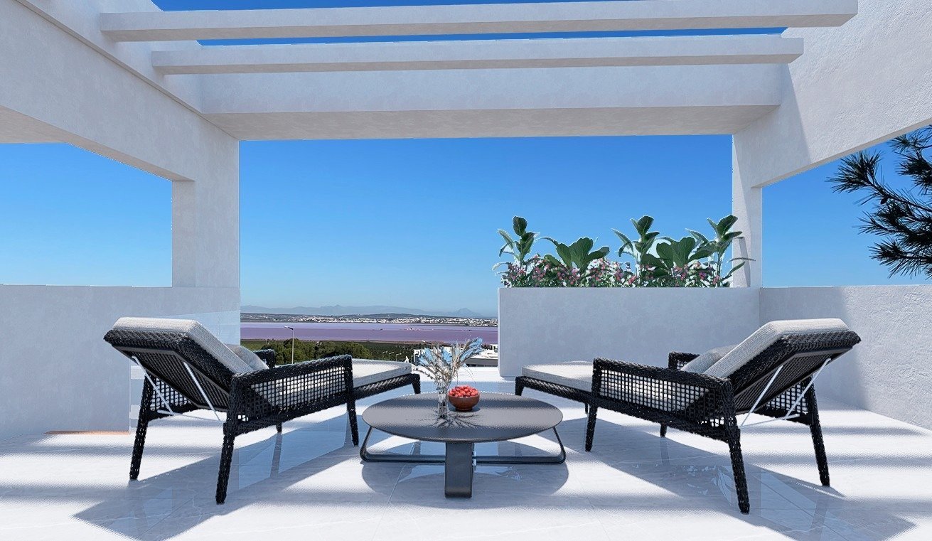 NEUBAU EINZIGARTIGE WOHNUNG VON WOHNUNGEN IM OBERSTEN STOCKWERK IN LOS BALCONES TORREVIEJA. 
Diese 178m2 große Wohnung im obersten Stock