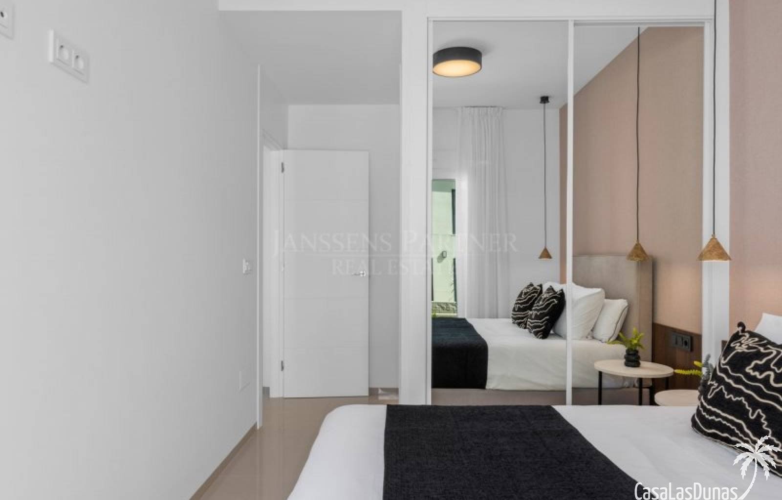 Willkommen in diesem neuen Apartmentprojekt in Ciudad Quesada, das moderne Eleganz und Funktionalität vereint.
 Entdecken Sie verschiedene Modelle mi