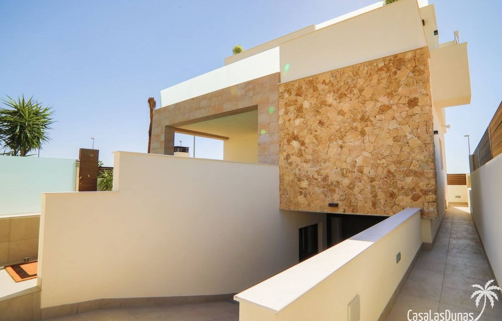 Dieses prächtige Projekt neuer Luxusvillen befindet sich im traditionellen Dorf Benijófar. Diese Villen verschiedener Modelle befinden sich auf einem