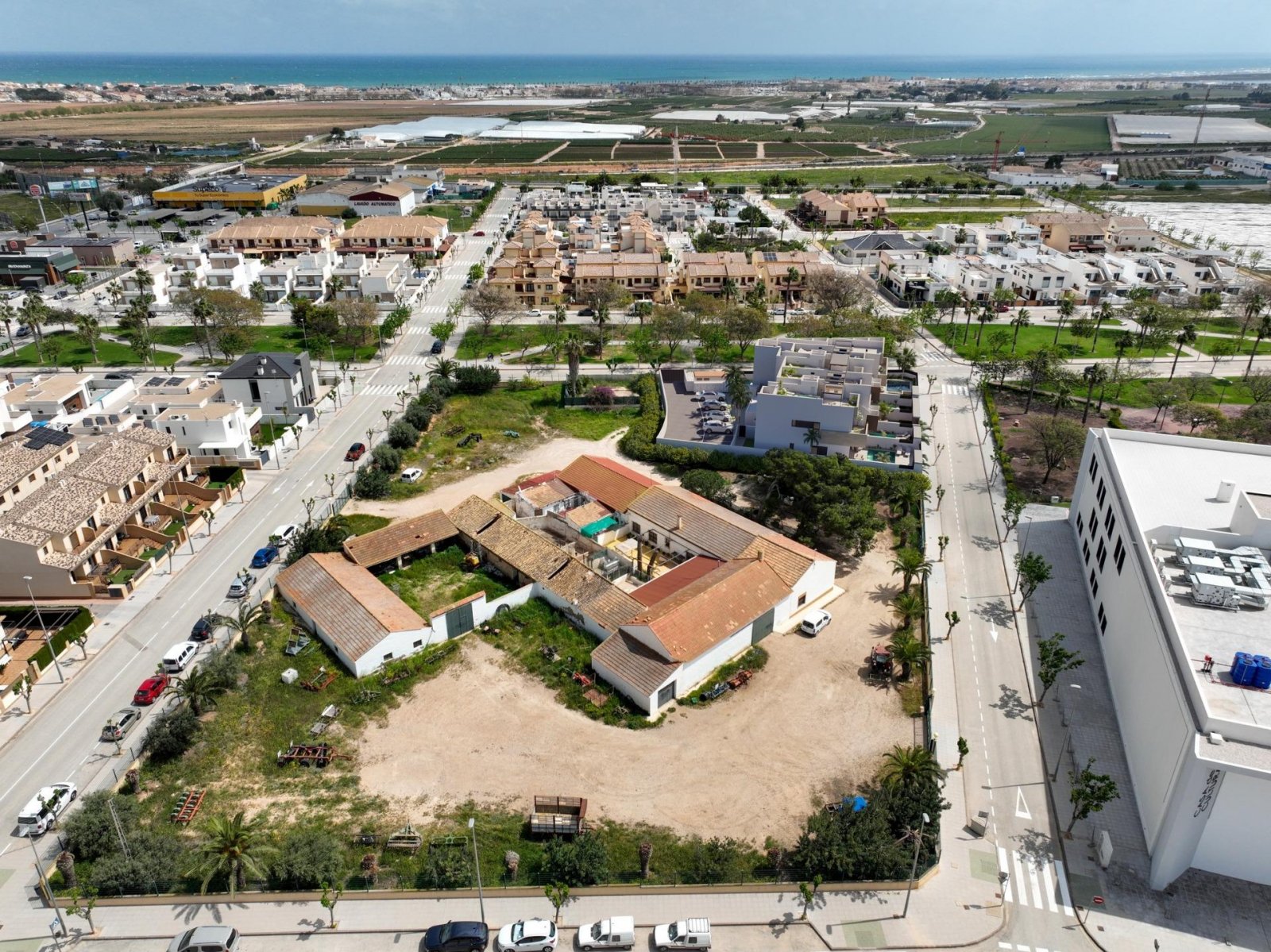 Boutique-Projekt mit neu gebauten Häusern mit privaten Pools in Pilar de la Horadada
Exklusive Wohnanlage in erstklassiger Lage an der C
