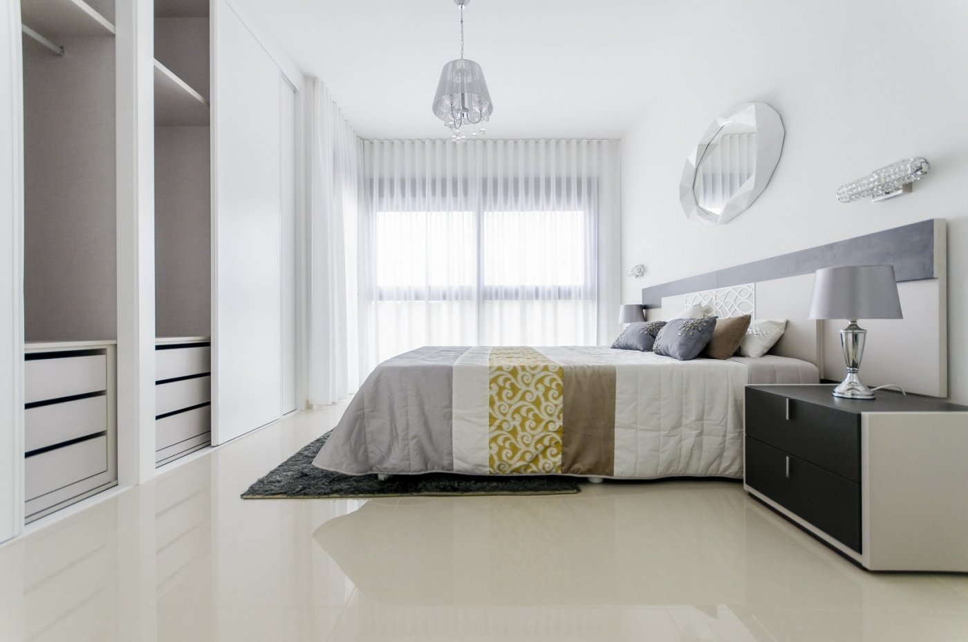 NEUBAU VON VILLEN IN SAN MIGUEL DE SALINAS
 
 Neubau Villen mit 4 Schlafzimmern und 3 Bädern, offene Küche mit Wohn-Esszimmer.
 
 Alle Vi
