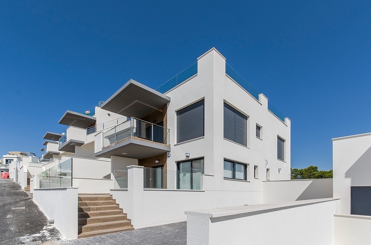 NEUBAU BUNGALOWS IN SAN MIGUEL DE SALINAS 
 
 Neubau einer Wohnanlage mit unabhängigen Villen und Design-Bungalows in Ciudad de las Comun