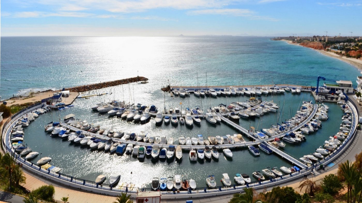NEU GEBAUTE LUXUSVILLA IN CAMPOAMOR
Neubau Villa mit dem exklusivsten Design in Campoamor nur 250m vom Strand entfernt.
Villa bauen übe