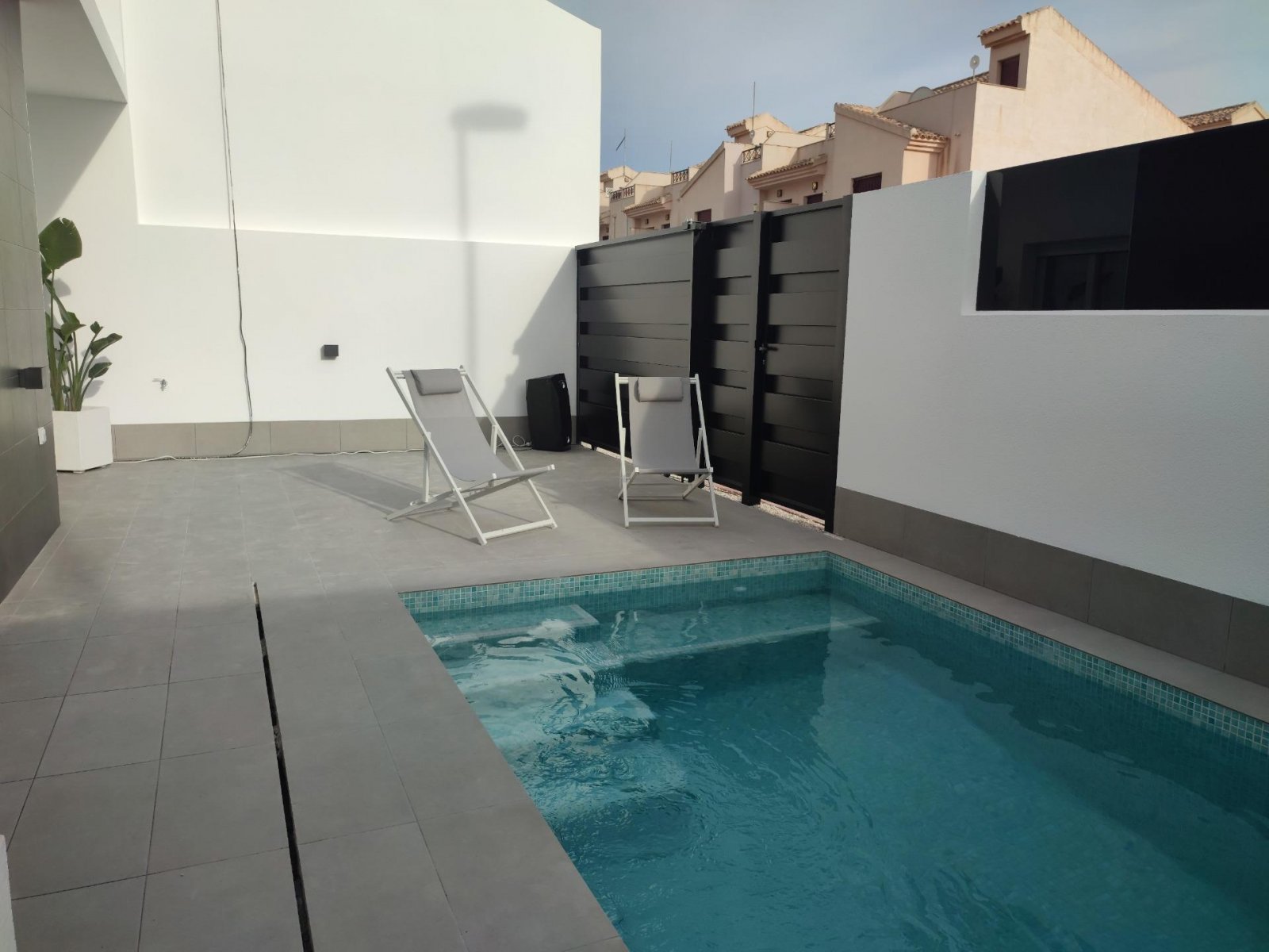 NEU GEBAUTE EINSTÖCKIGE VILLEN IN BALSICAS, MURCIA
 Neubau Wohnanlage verfügt über 6 einstöckige freistehende Villen, mit Terrassenberei