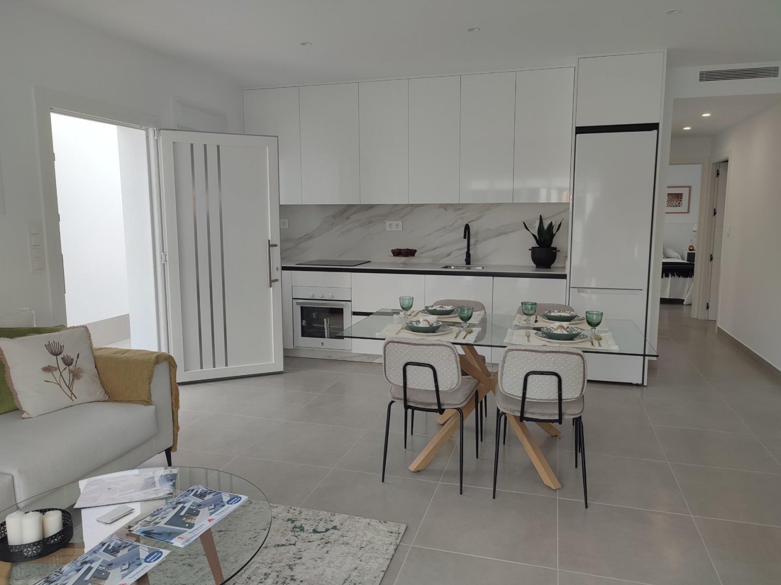 NEU GEBAUTE EINSTÖCKIGE VILLEN IN BALSICAS, MURCIA
 Neubau Wohnanlage verfügt über 6 einstöckige freistehende Villen, mit Terrassenberei