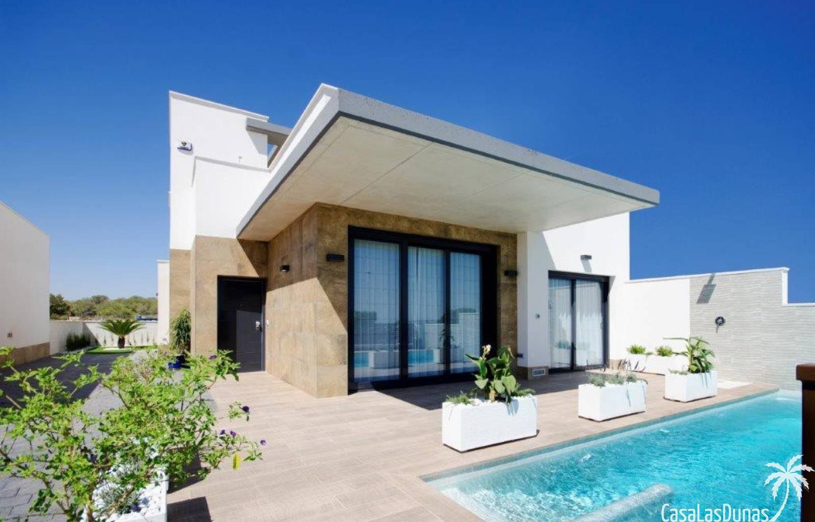 Sie können aus 5 verschiedenen Modellen in diesem exklusiven Wohnprojekt mit großen Grundstücken in Strandnähe und mit Meerblick wählen. Diese Villa