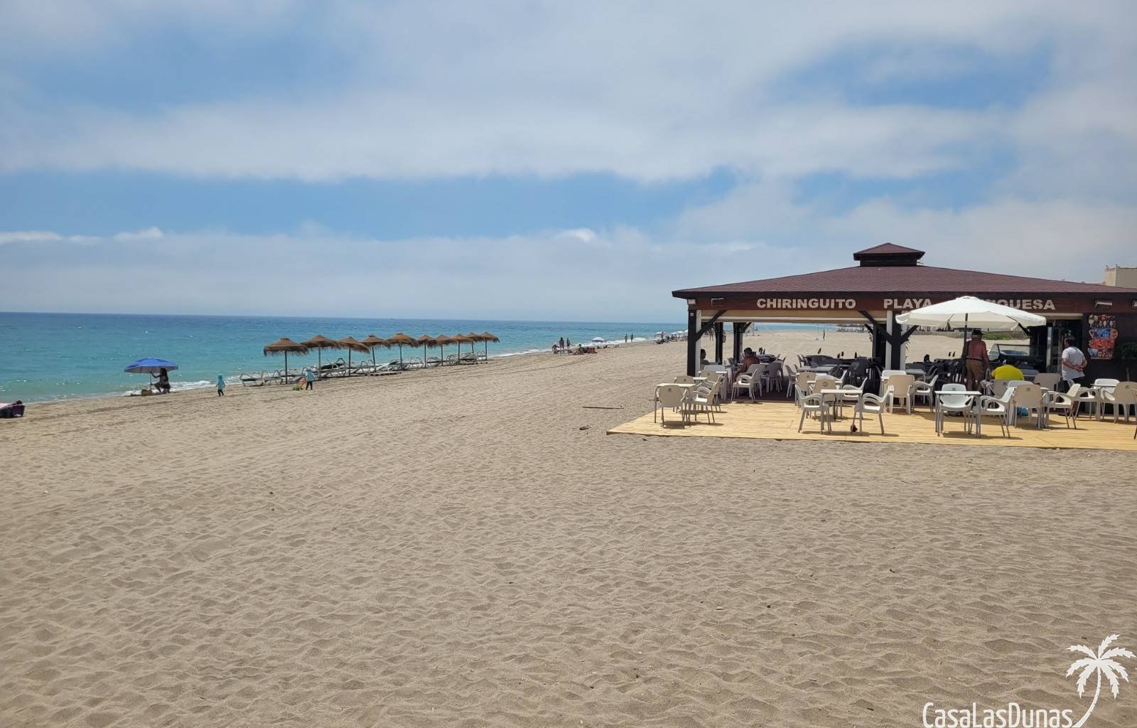 In dieser wunderschönen Villa am Strand atmen Sie Meer, Wärme, aber vor allem Fantasie und Ruhe. Es ist nur 200 Meter (!) von einem wunderschönen Str