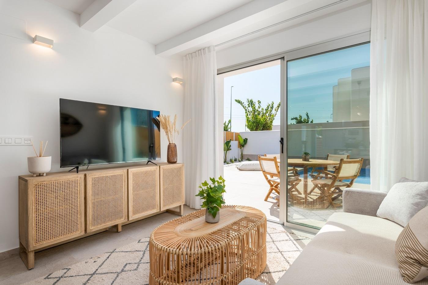 IBICENCAN STYLE NEU GEBAUT VILLEN IN SERENA GOLF LOS ALCAZARES - nur 1km vom Strand entfernt!
Diese Villen im Ibiza-Stil sind über 2 Eta