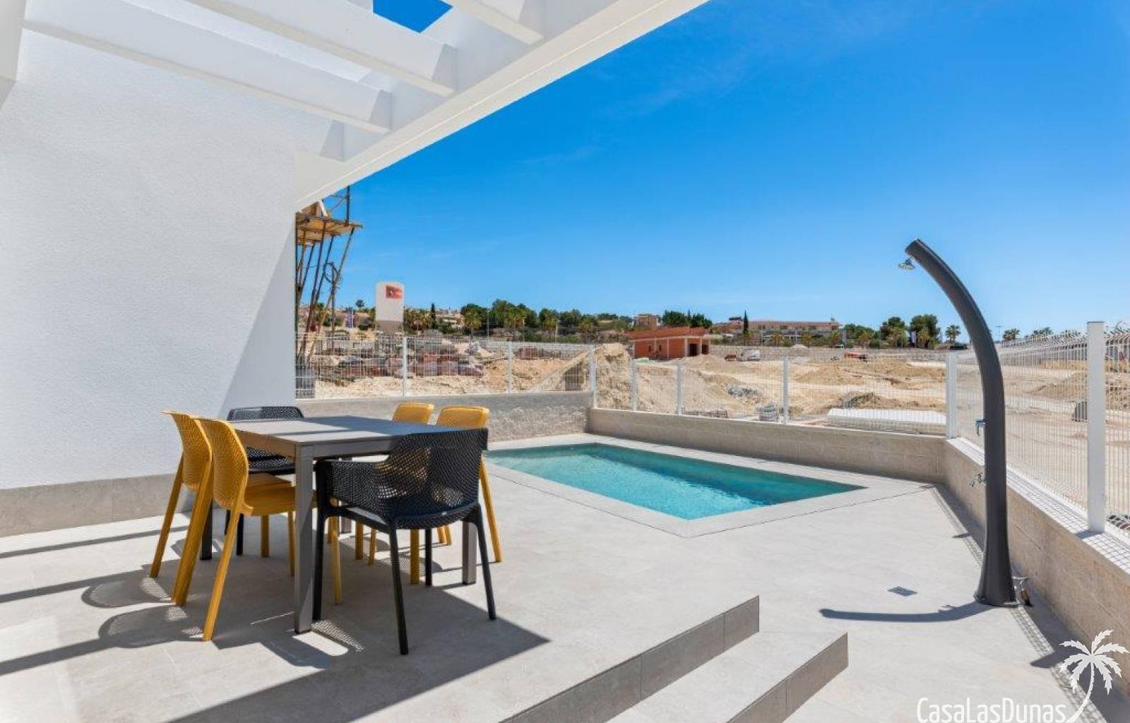 Diese wunderschönen Villen sind mit drei oder vier Schlafzimmern und zwei oder drei Badezimmern erhältlich. Die Sea Villas sind auf großen Privatgrun