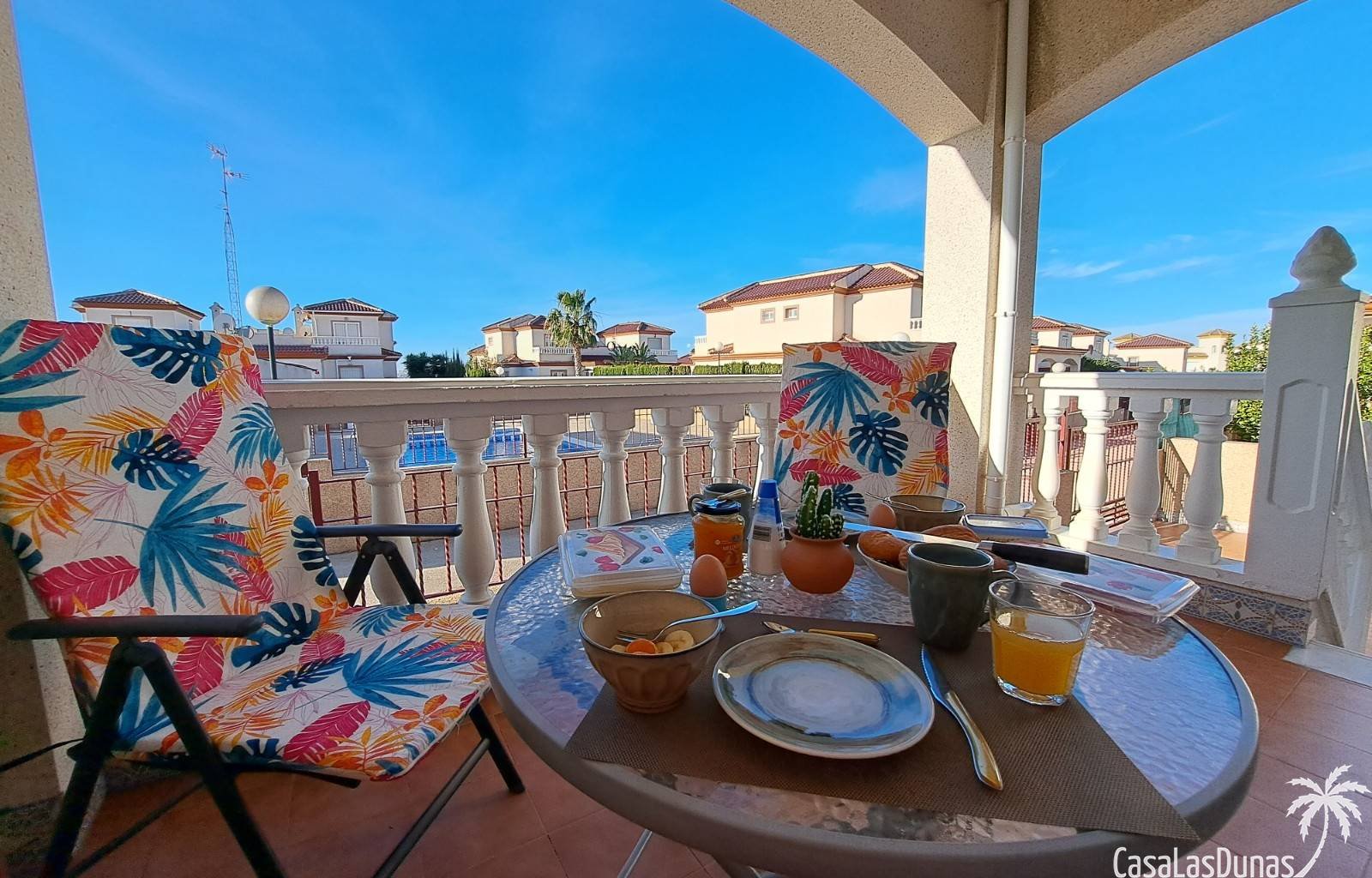La Marina:  Casa de Cerro ist eine charmante Ferienunterkunft, die alles bietet, was Sie für einen erholsamen und komfortablen Urlaub benötigen. Dieses Gebäude v  La Marina:  Casa de Cerro ist eine charmante Ferienunterkunft, die alles bietet, was Sie für einen erholsamen und komfortablen Urlaub benötigen. Dieses Gebäude v