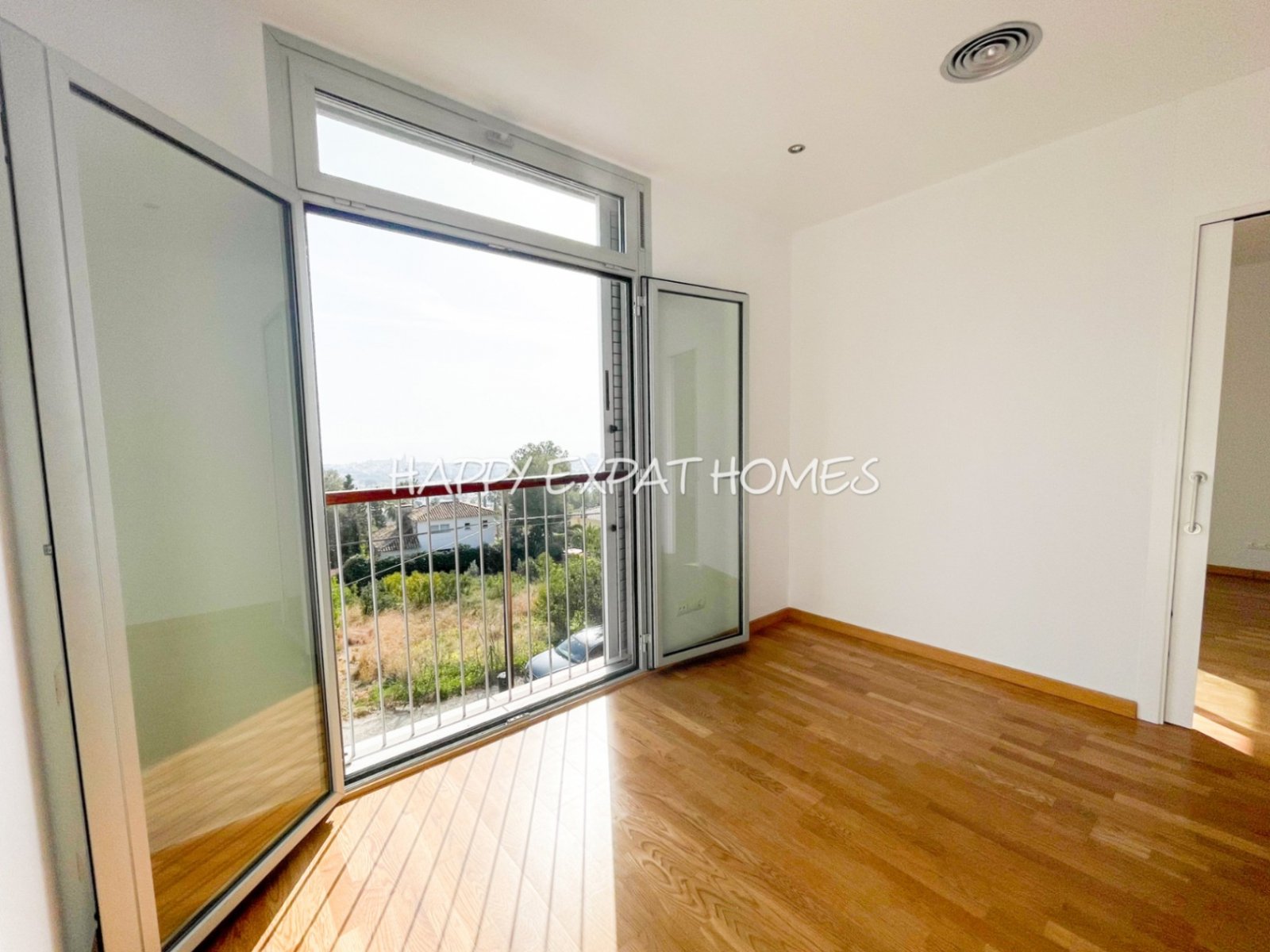 Langzeitmiete – Modernes Apartment in Vallpineda (Sant Pere de Ribes)
Verfügbar ab Mitte November 2025
Helles und geräumiges Apartment in der ruhigen