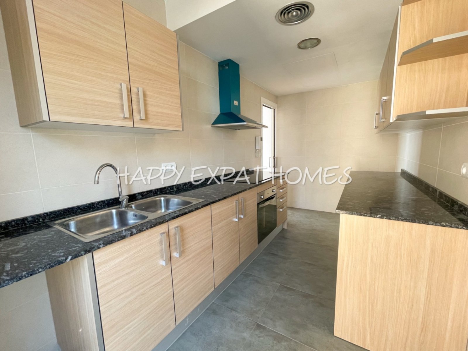 Langzeitmiete – Modernes Apartment in Vallpineda (Sant Pere de Ribes)
Verfügbar ab Mitte November 2025
Helles und geräumiges Apartment in der ruhigen