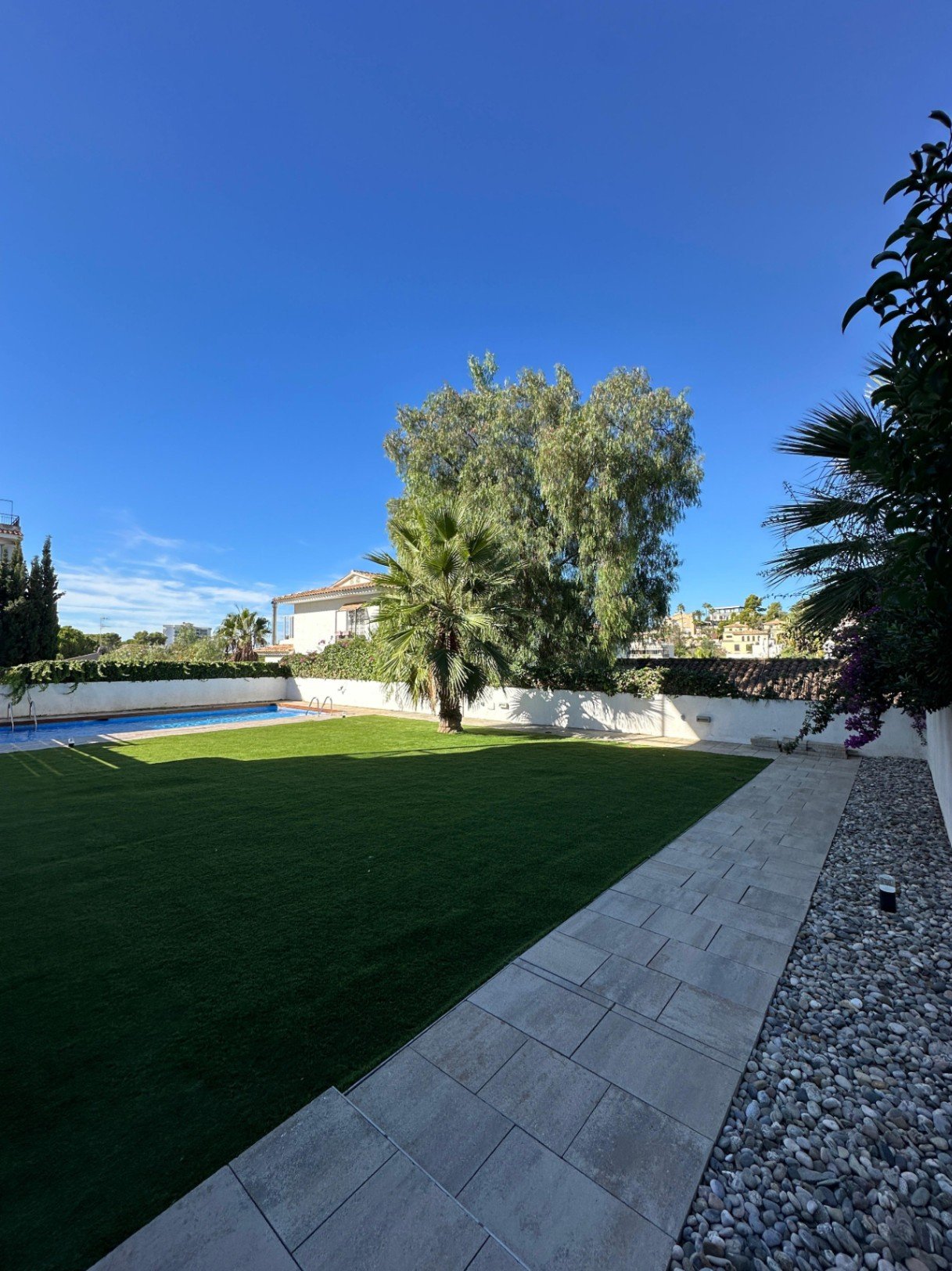 Langzeitmiete – Modernes Apartment in Vallpineda (Sant Pere de Ribes)
Verfügbar ab Mitte November 2025
Helles und geräumiges Apartment in der ruhigen