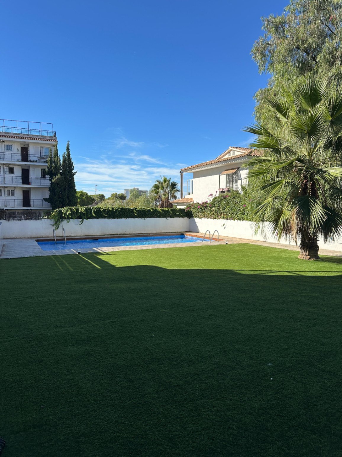 Langzeitmiete – Modernes Apartment in Vallpineda (Sant Pere de Ribes)
Verfügbar ab Mitte November 2025
Helles und geräumiges Apartment in der ruhigen