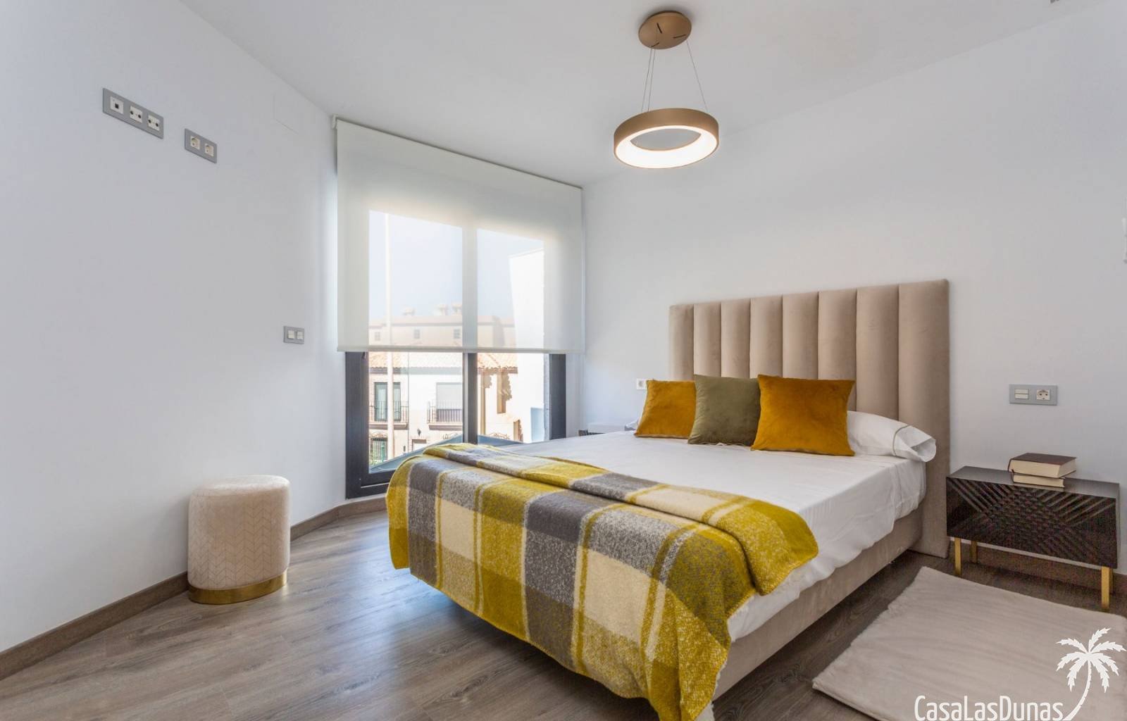 Diese beiden neu produzierten Luxusvillen befinden sich in der beliebten Strandgegend von La Mata. Die Häuser verfügen über drei Schlafzimmer und vie