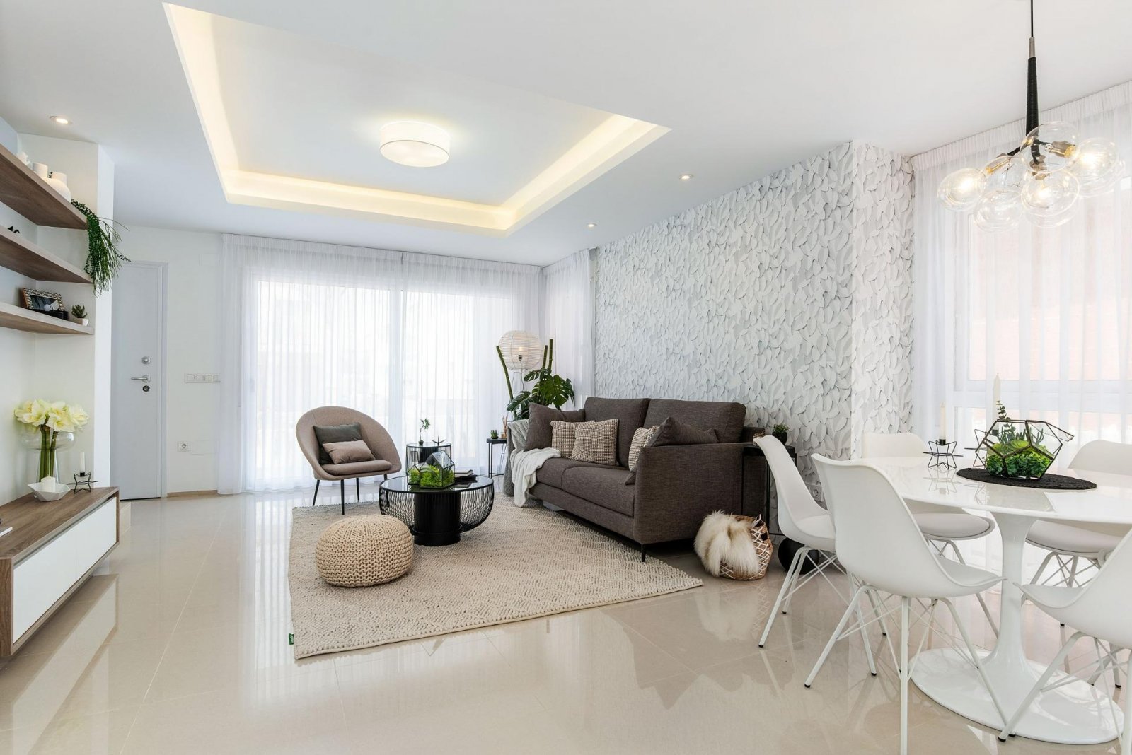 NEU GEBAUTE WOHNANLAGE IN ROJALES
Neubau-Wohnanlage mit Bungalowwohnungen, Reihenhäusern und Doppelhaushälften in Rojales.
Moderne Neub