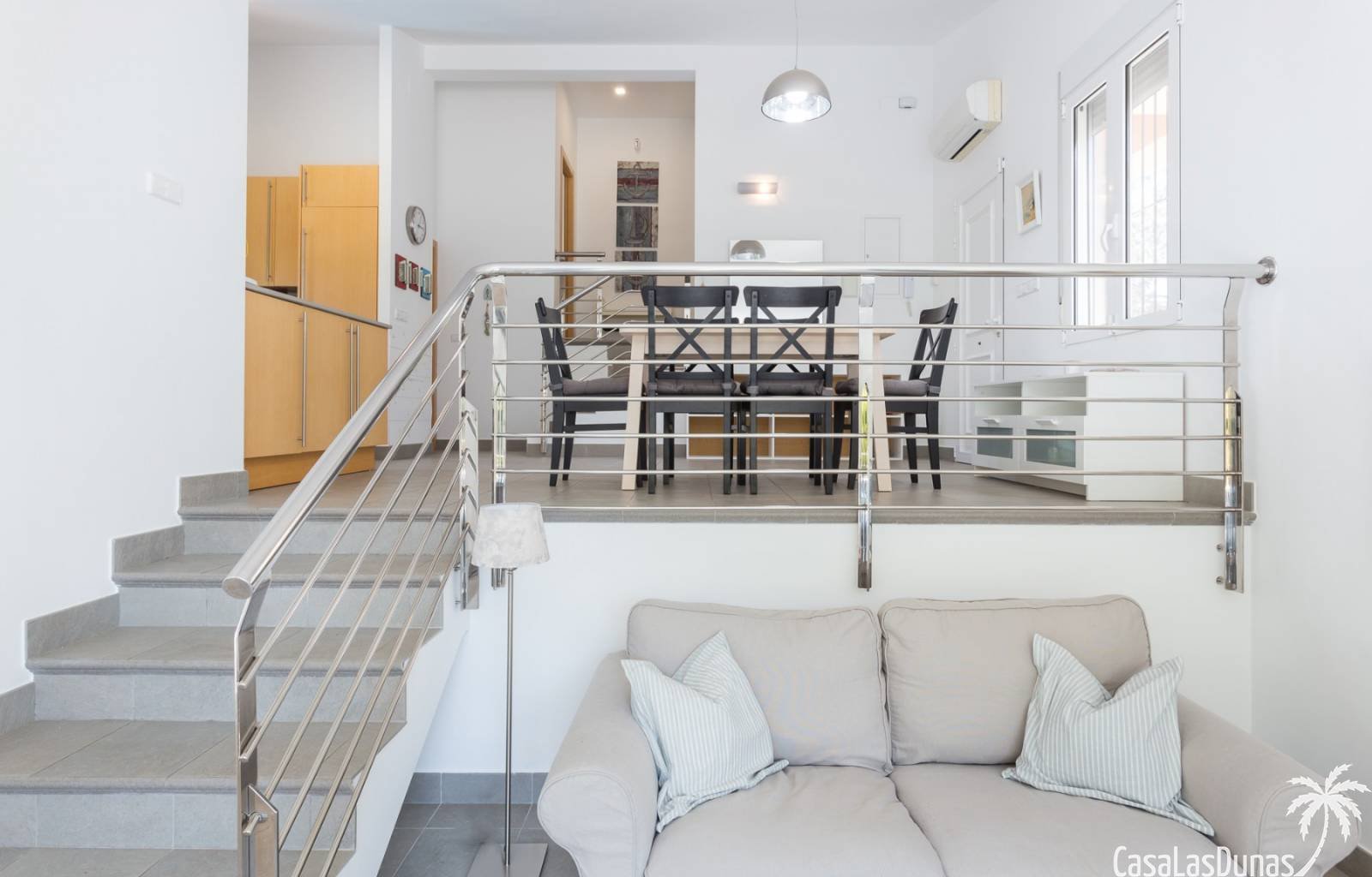 Diese wunderschöne Villa liegt auf der Südseite des Berges La Sella und ist ideal für diejenigen, die einen erholsamen und ruhigen Urlaub verbringen