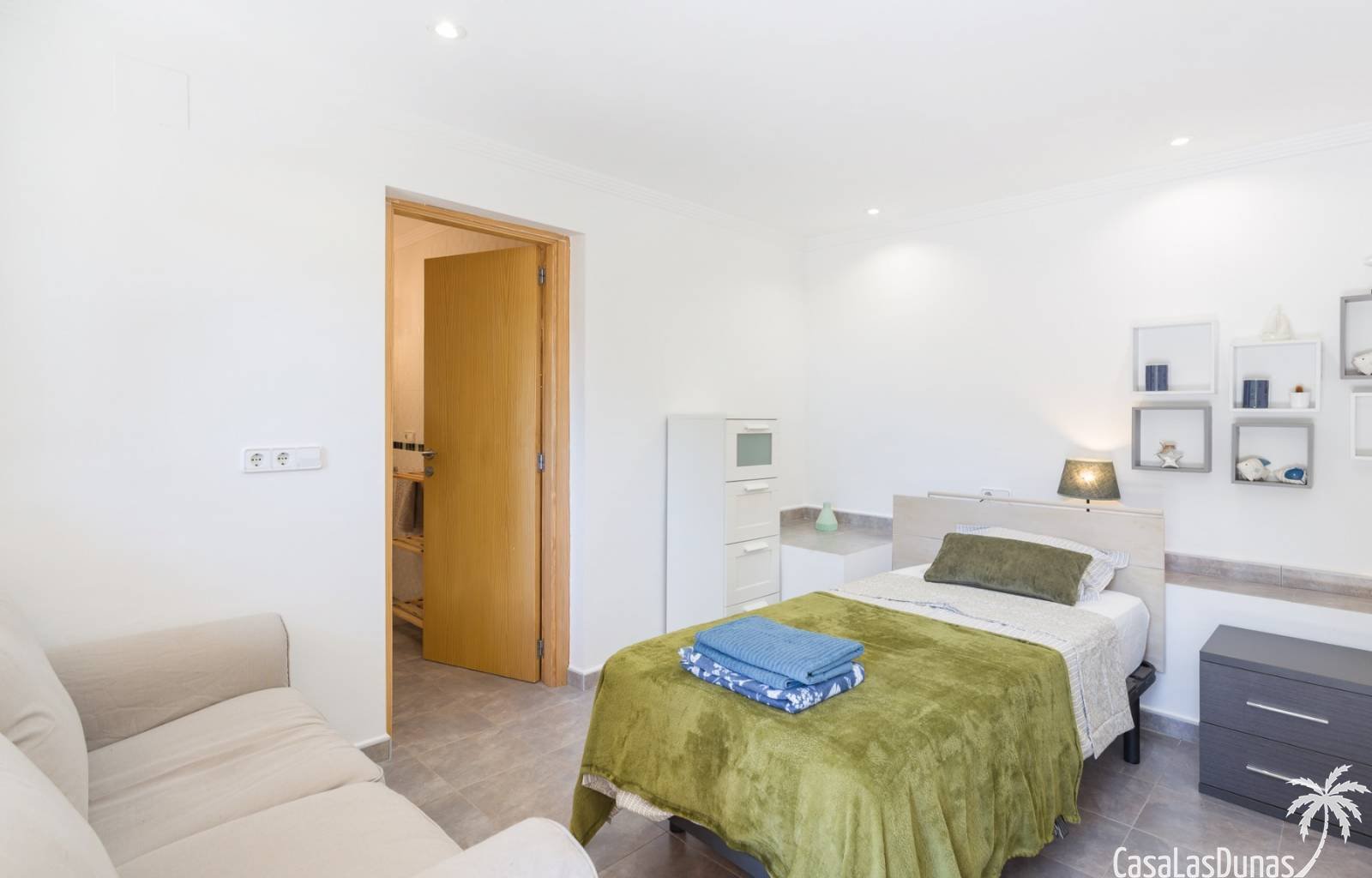Diese wunderschöne Villa liegt auf der Südseite des Berges La Sella und ist ideal für diejenigen, die einen erholsamen und ruhigen Urlaub verbringen