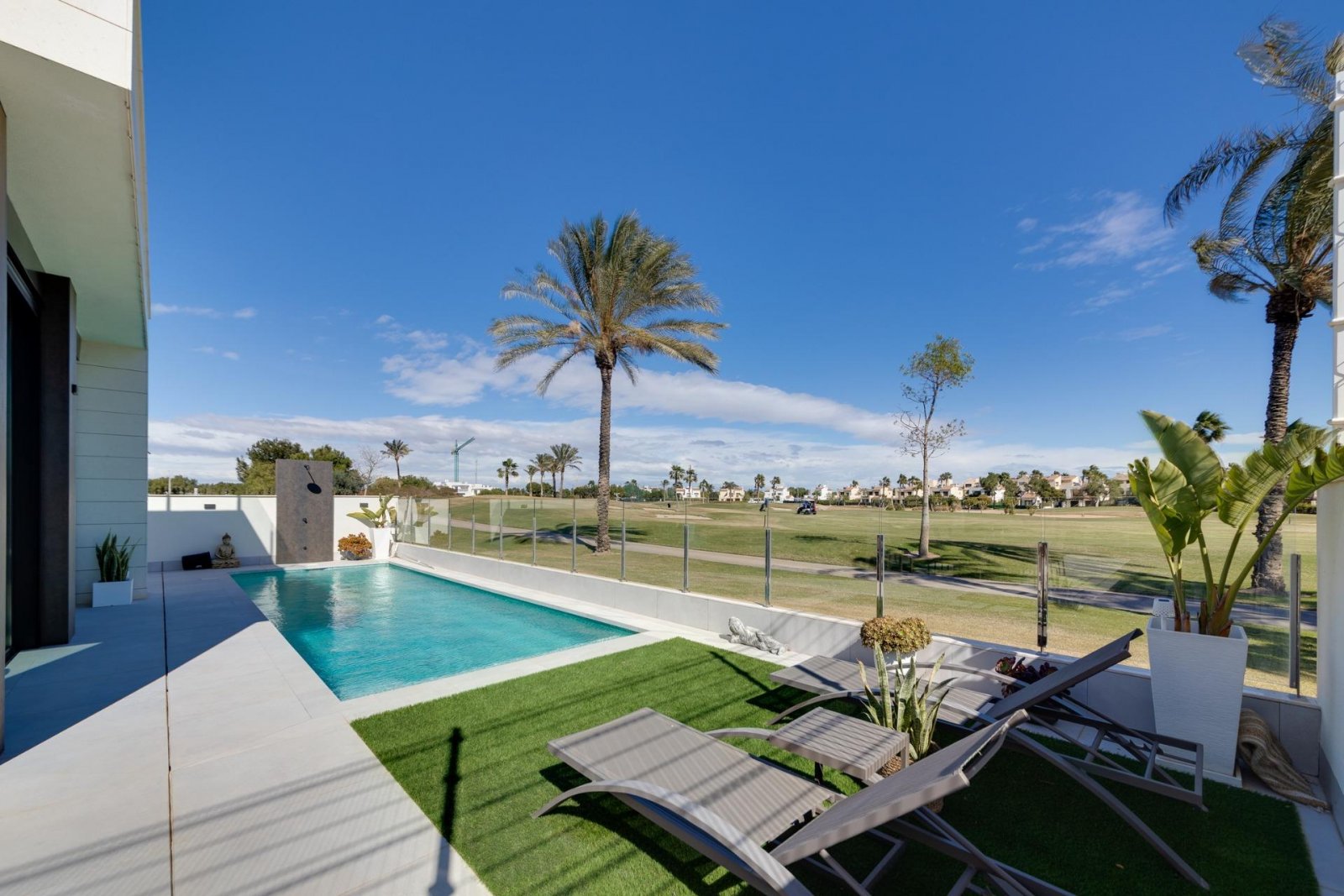 NEUBAU-VILLEN IN PILAR DE LA HORADADA AM GOLFPLATZ
Neubau einer Wohnanlage mit 6 freistehenden Villen in Pilar de la Horadada.
New Buil