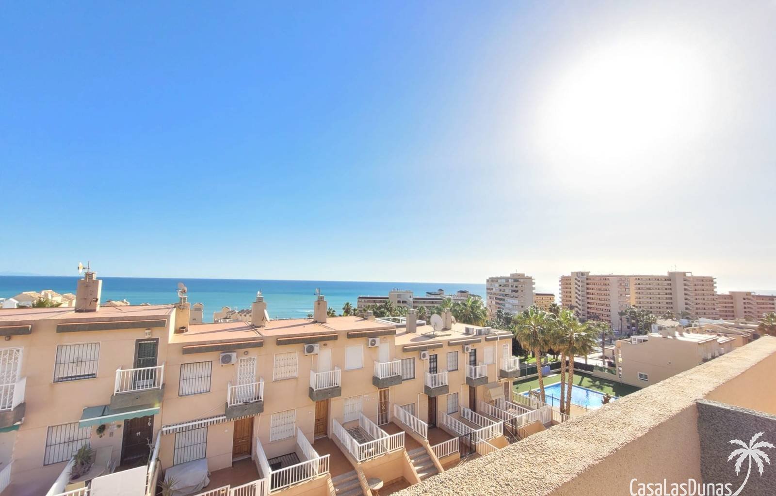 Dieses Ferienhaus im belebten Küstenort La Mata ist ein idealer Ausgangspunkt für einen erholsamen Urlaub. Mit seiner traditionellen spanischen Dekor