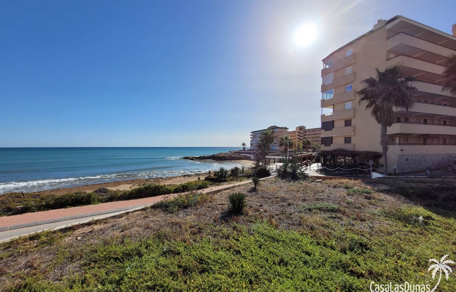 Dieses Ferienhaus im belebten Küstenort La Mata ist ein idealer Ausgangspunkt für einen erholsamen Urlaub. Mit seiner traditionellen spanischen Dekor