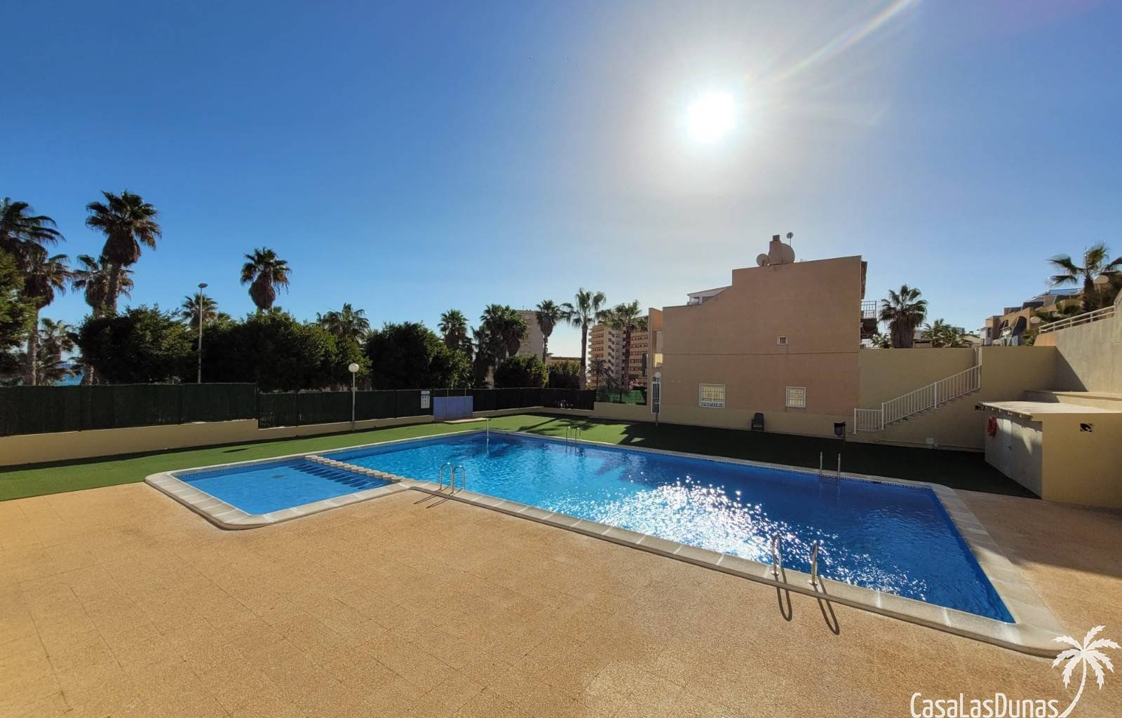 Dieses Ferienhaus im belebten Küstenort La Mata ist ein idealer Ausgangspunkt für einen erholsamen Urlaub. Mit seiner traditionellen spanischen Dekor
