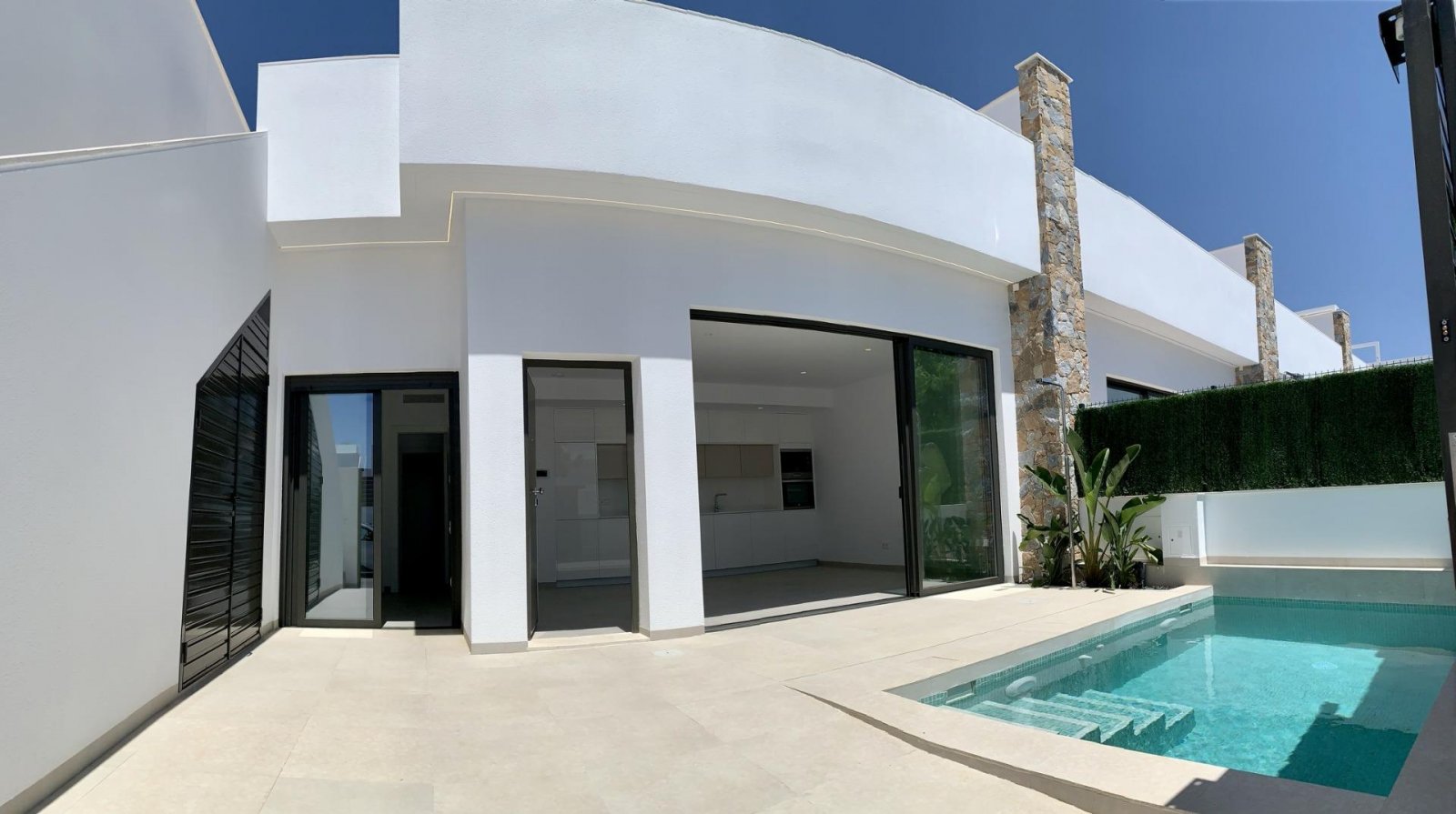 NEUBAU STADTHÄUSER IN LOS ALCAZARES Neubau von Villen und Stadthäusern in Serena Golf, Los Alcazares. Moderne Stadthäuser mit 3 Schlafzim