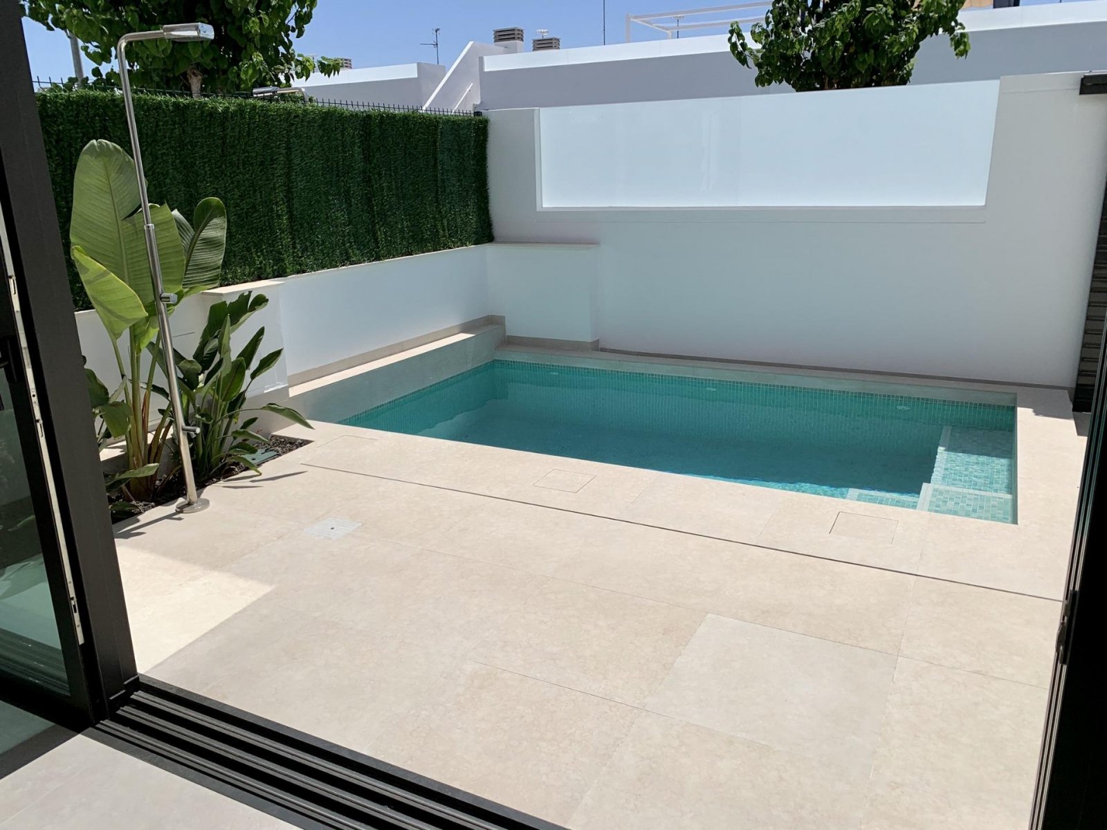NEUBAU STADTHÄUSER IN LOS ALCAZARES Neubau von Villen und Stadthäusern in Serena Golf, Los Alcazares. Moderne Stadthäuser mit 3 Schlafzim