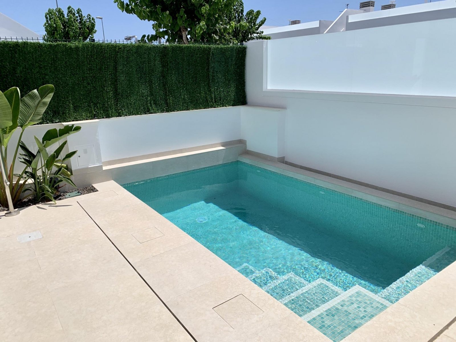 NEUBAU STADTHÄUSER IN LOS ALCAZARES Neubau von Villen und Stadthäusern in Serena Golf, Los Alcazares. Moderne Stadthäuser mit 3 Schlafzim