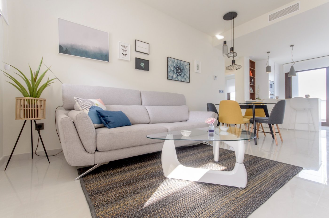 NEUBAU, MODERNE WOHNANLAGE 3 SCHLAFZIMMER ERDGESCHOSS APARTMENT IN LOS BALCONES, TORREVIEJA
 
 Neubau-Wohnanlage mit herrlichem Blick auf