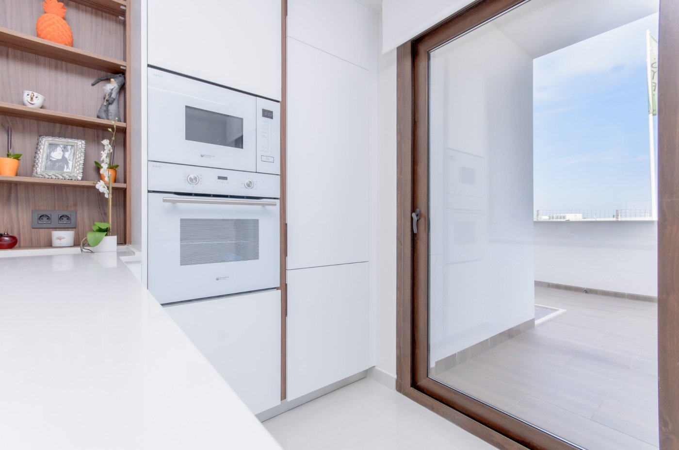 NEUBAU, MODERNE WOHNANLAGE 3 SCHLAFZIMMER ERDGESCHOSS APARTMENT IN LOS BALCONES, TORREVIEJA
 
 Neubau-Wohnanlage mit herrlichem Blick auf
