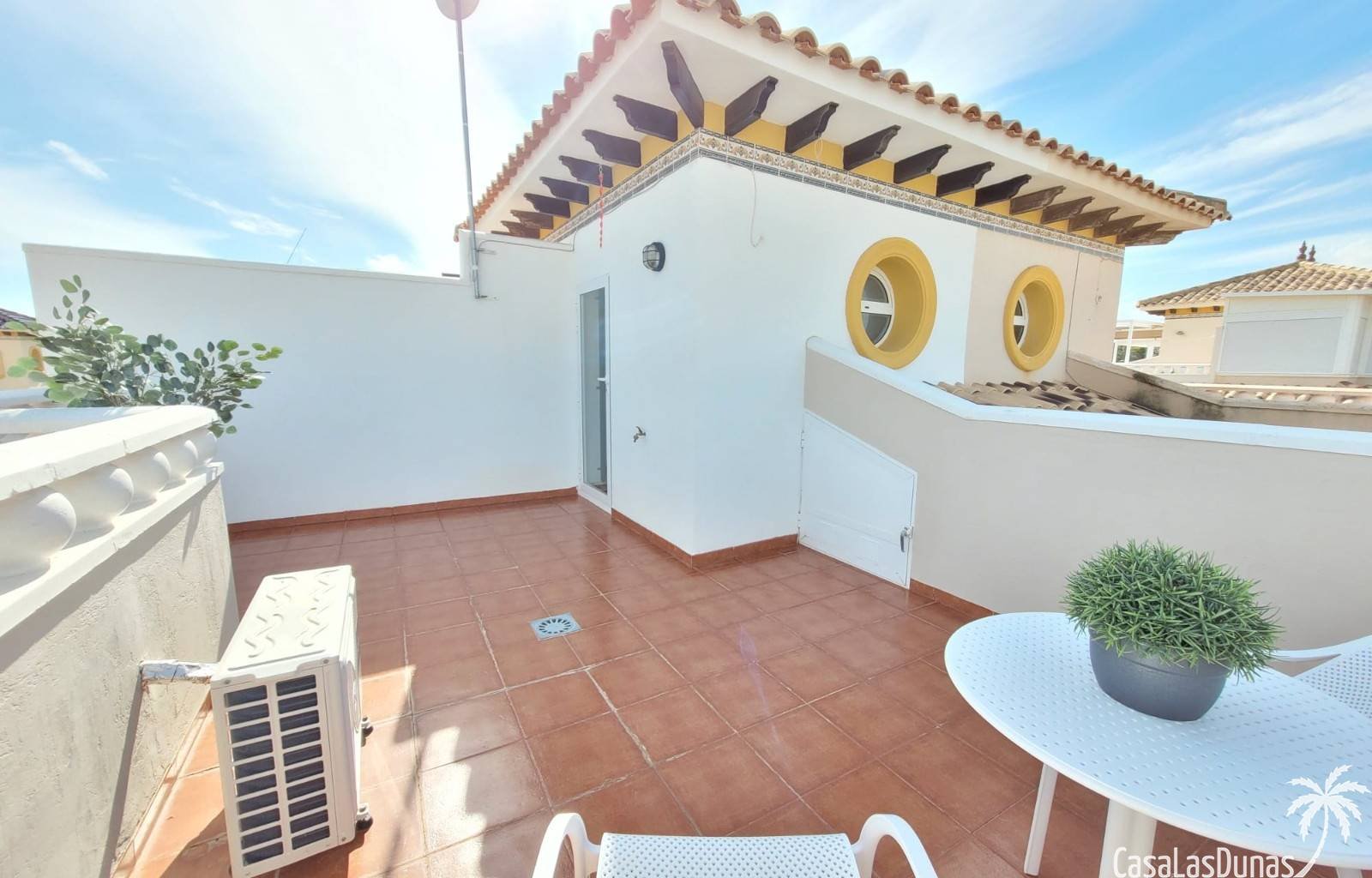 Zu vermieten: Wunderschönes Ferienhaus Casa Mare nur 400 Meter vom Strand entfernt
 Willkommen im Casa Mare – Ihrem Traumhaus in La Marina, El Pinet!