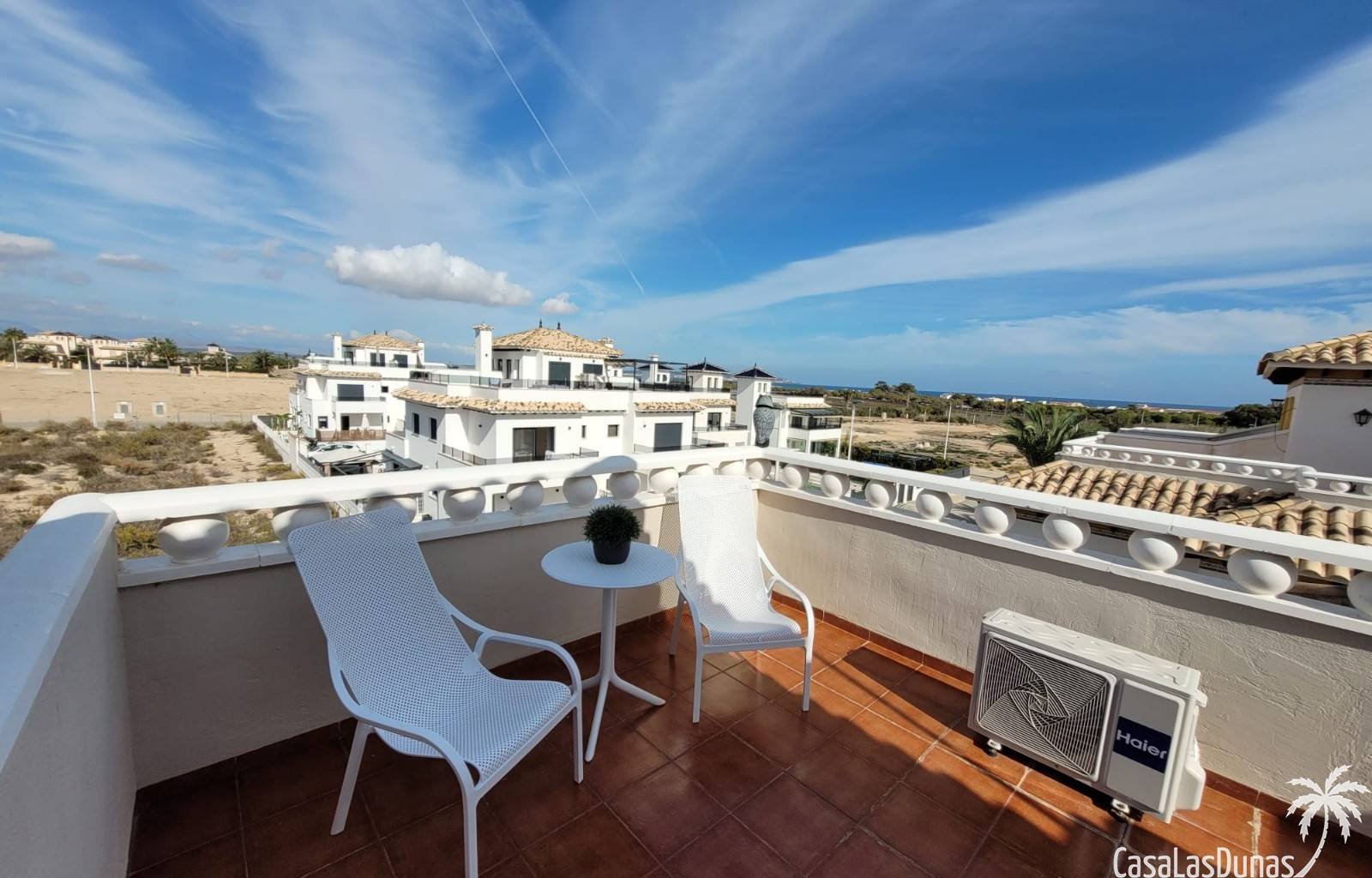 Zu vermieten: Wunderschönes Ferienhaus Casa Mare nur 400 Meter vom Strand entfernt
 Willkommen im Casa Mare – Ihrem Traumhaus in La Marina, El Pinet!