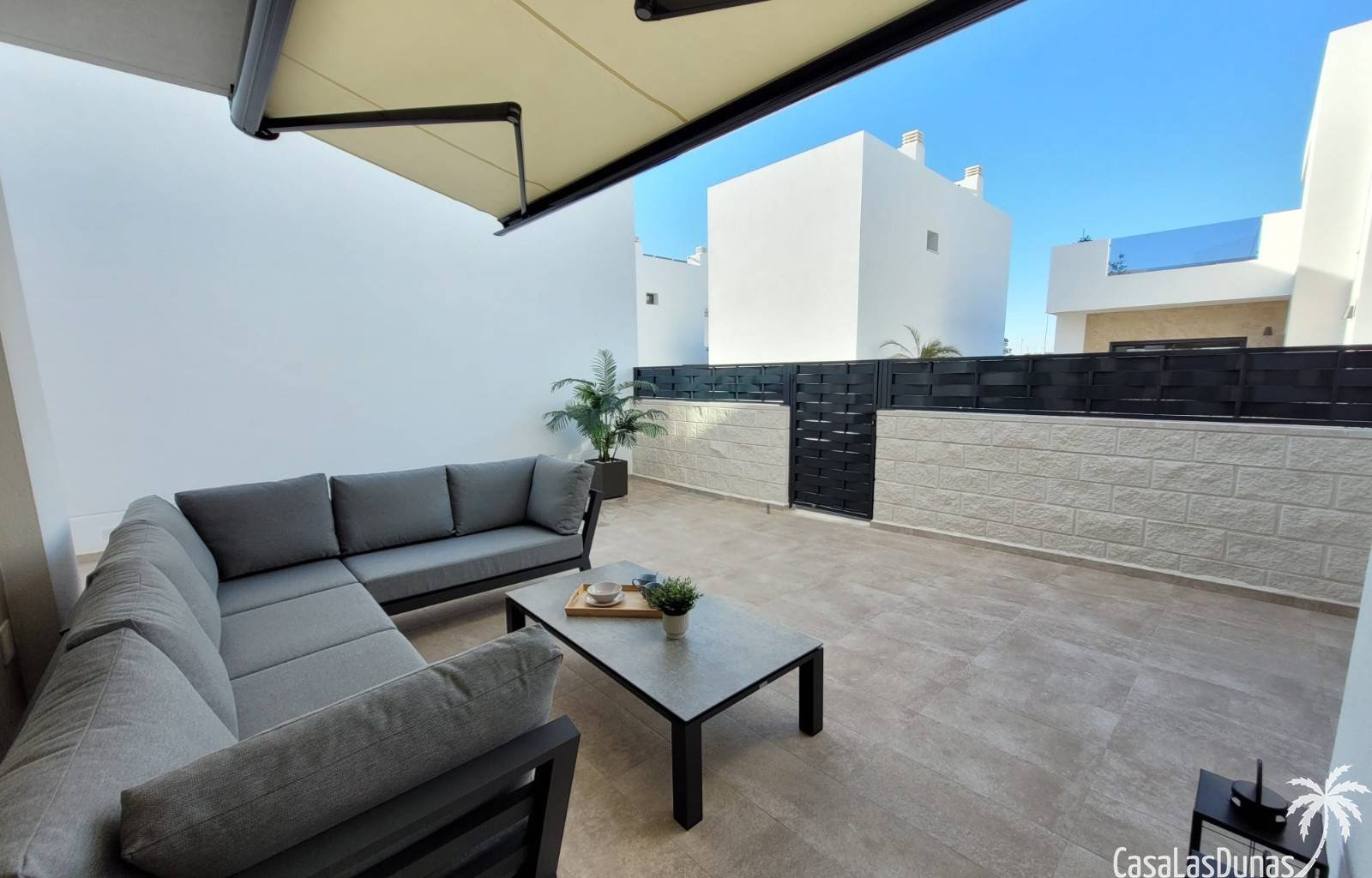 Casa Tortuga ist das ideale Ziel für einen unbeschwerten Urlaub in der sonnigen Stadt Ciudad Quesada, Rojales. Diese moderne und geschmackvoll einger