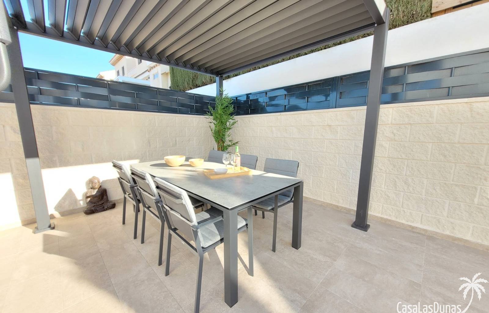 Casa Tortuga ist das ideale Ziel für einen unbeschwerten Urlaub in der sonnigen Stadt Ciudad Quesada, Rojales. Diese moderne und geschmackvoll einger