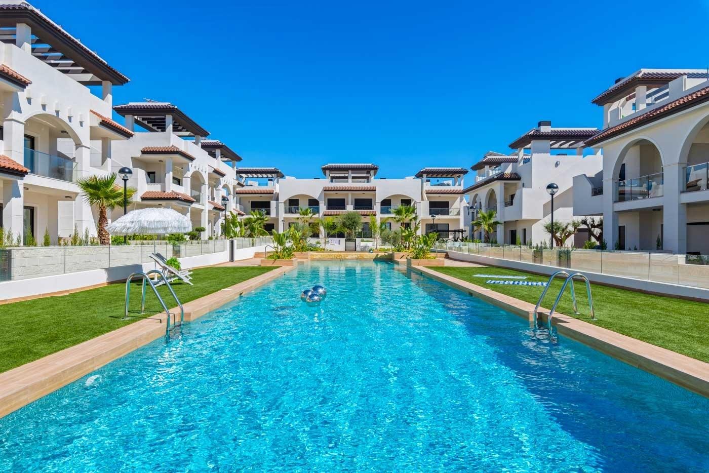 Rojales: 
												NEU GEBAUTE WOHNANLAGE IN ROJALES

Neubau-Wohnanlage mit Bungalowwohnungen, Reihenhäusern und Doppelhaushälften in Rojales.

Moderne Neub 