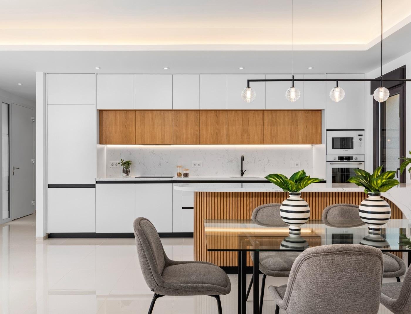 Moderne mediterrane Villa in Ciudad Quesada, Costa Blanca
Zeitgenössisches Design und mediterraner Charme
Entdecken Sie diese atemberaub