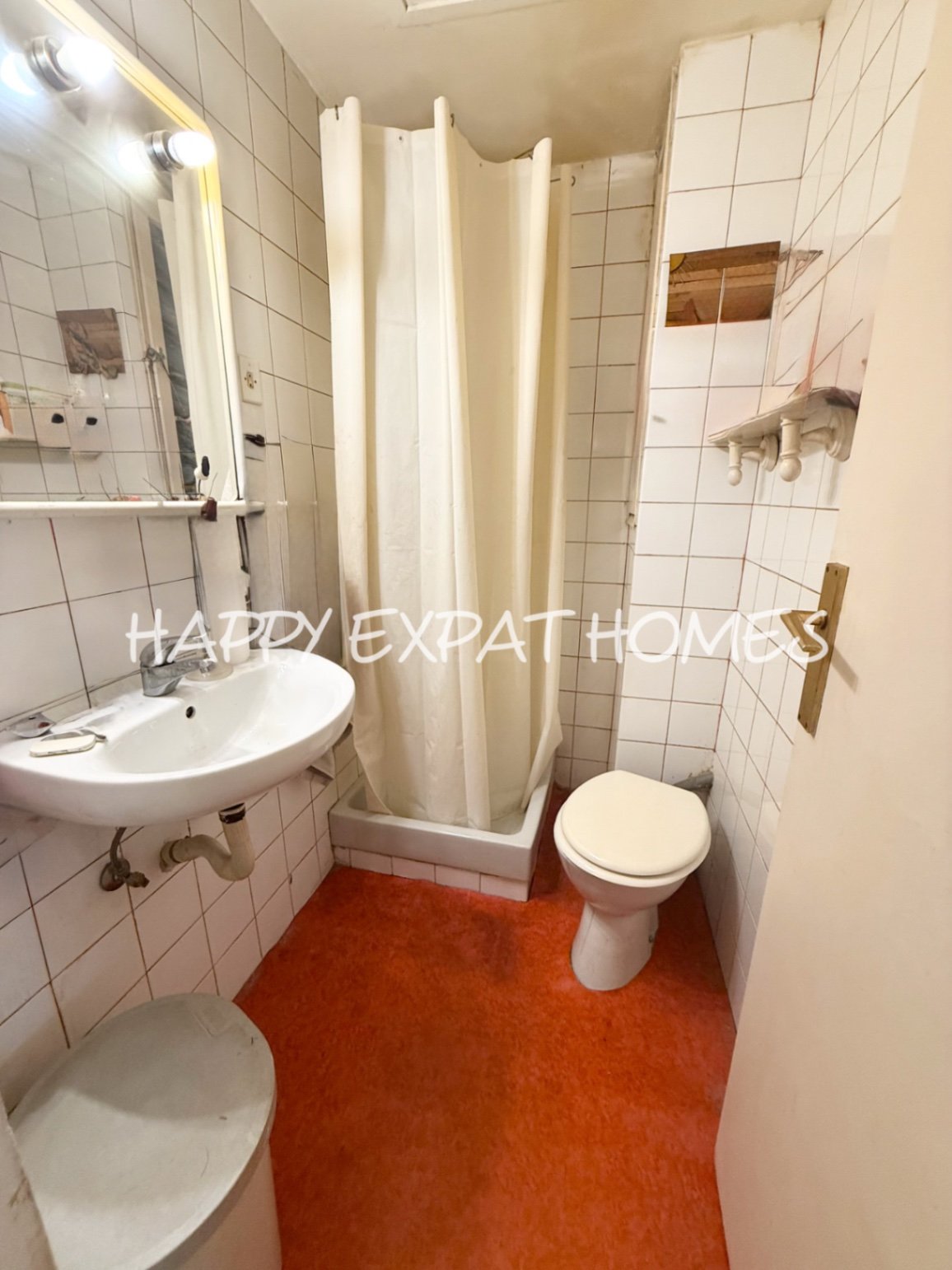 Wir freuen uns, Ihnen dieses fantastische 67 m² große Zuhause präsentieren zu dürfen, das durch seine Helligkeit in jedem Raum besticht und somit eine