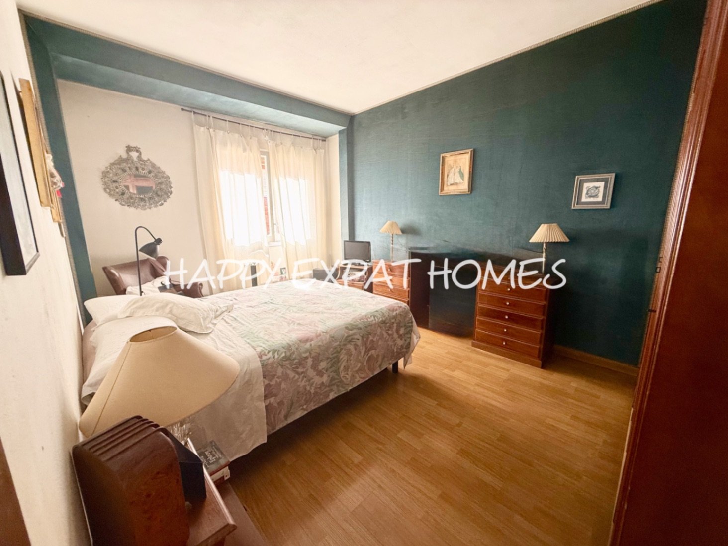 Wir freuen uns, Ihnen dieses fantastische 67 m² große Zuhause präsentieren zu dürfen, das durch seine Helligkeit in jedem Raum besticht und somit eine