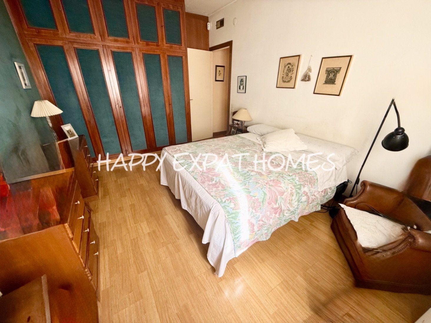 Wir freuen uns, Ihnen dieses fantastische 67 m² große Zuhause präsentieren zu dürfen, das durch seine Helligkeit in jedem Raum besticht und somit eine