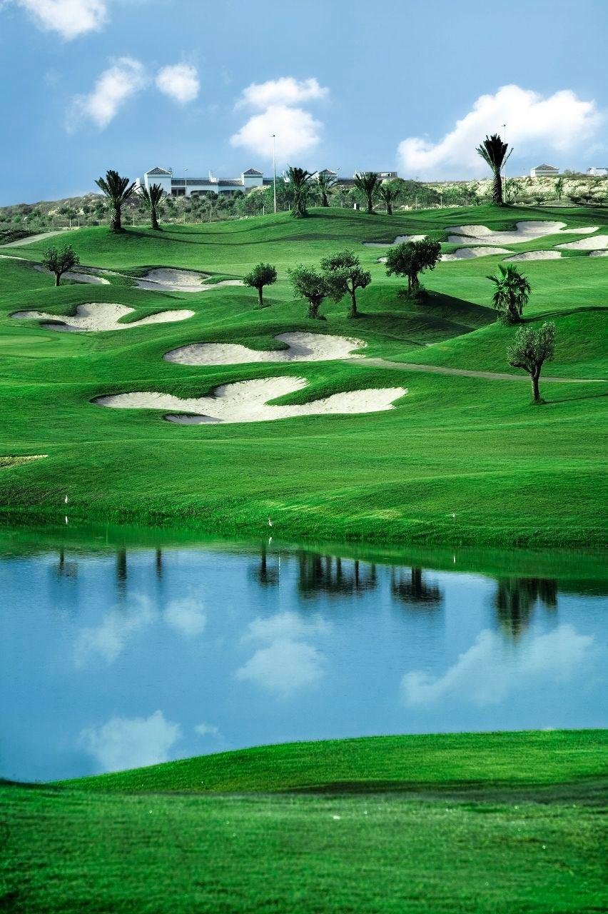 Neubau-Villen im Vistabella Golf Resort – Orihuela
Erleben Sie modernes mediterranes Wohnen im Herzen der Costa Blanca mit diesen atembe