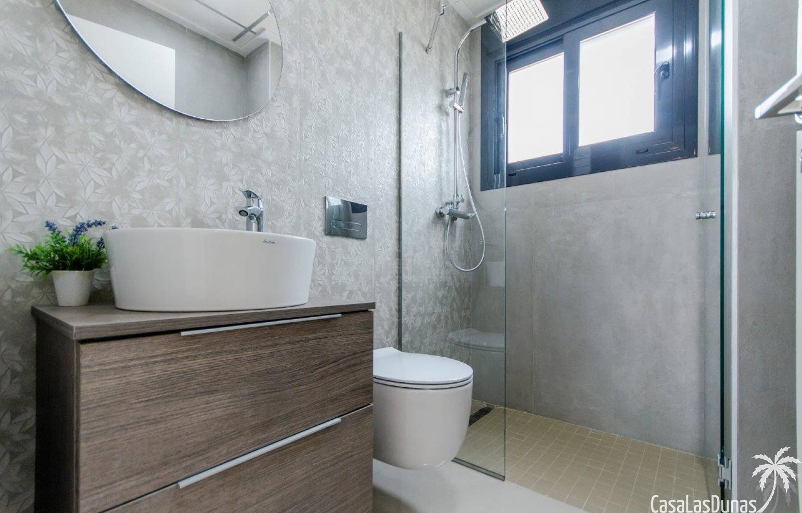 Diese Wohnanlage, bestehend aus 18 einzelnen Villen, befindet sich derzeit im Bau, 10 Kilometer von den hervorragenden Sandstränden der Costa Blanca