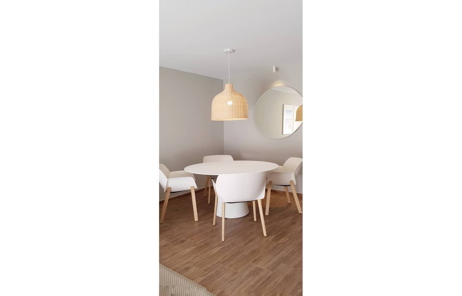 Dieses wunderschöne Projekt ist Teil von 4 verschiedenen Modellen von Apartments in erster Meereslinie in der Nähe von Puerto Deportivo Tomas Maestre