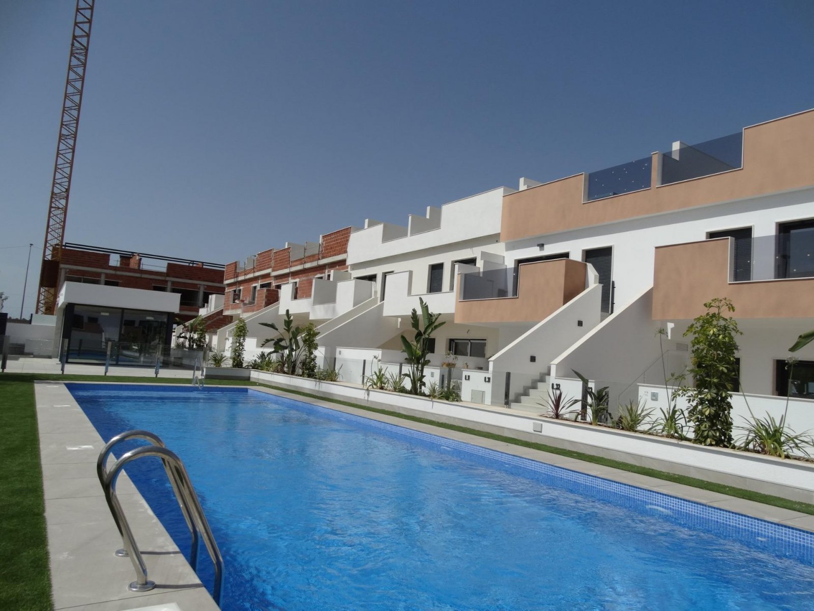 Pilar De La Horadada: 
												Neubau-Bungalows mit Solarium oder Garten in Pilar de la Horadada

Moderne Wohnanlage an der Costa Blanca Süd
In der charmanten Gemeinde  
